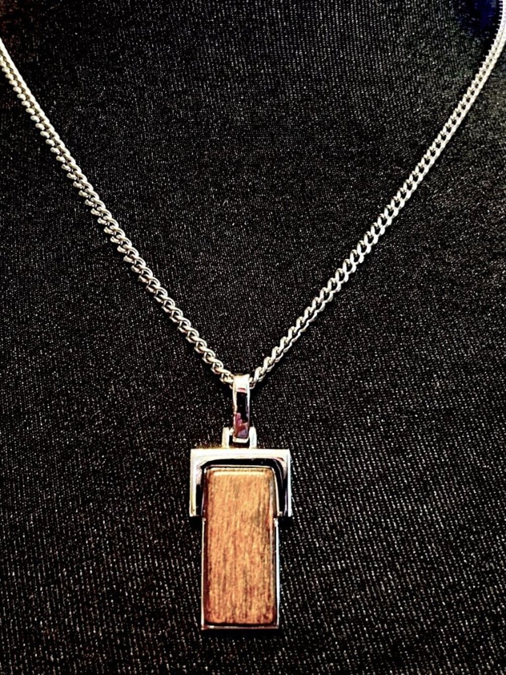 1979 Avon Natural Wood Heavy Silver Pendant Necklace